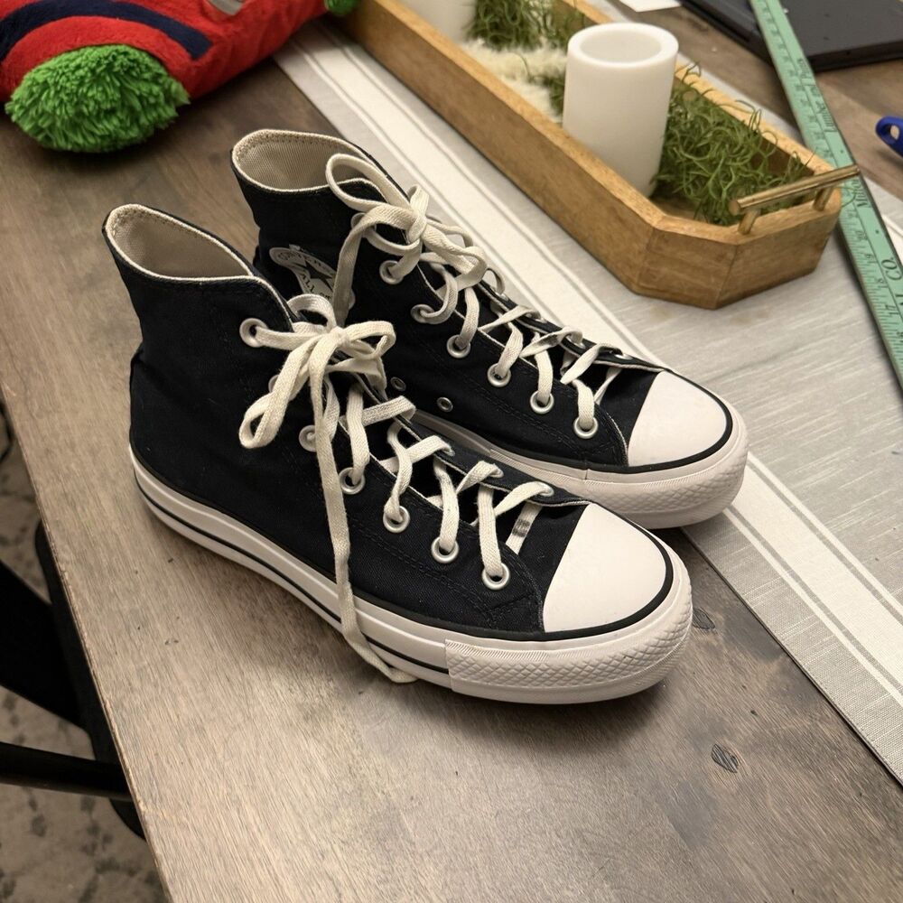 Size 8 - Converse Chuck Taylor All Star Lift High Black White W